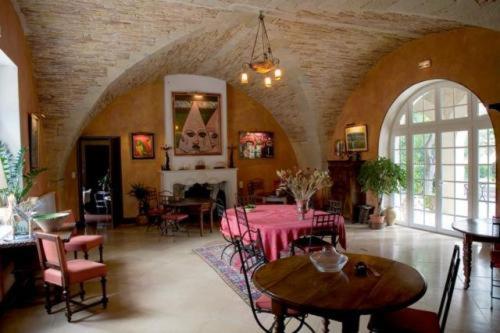 Отель Domaine Du Grand Malherbes