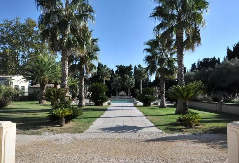 ホテル Domaine Du Grand Malherbes
