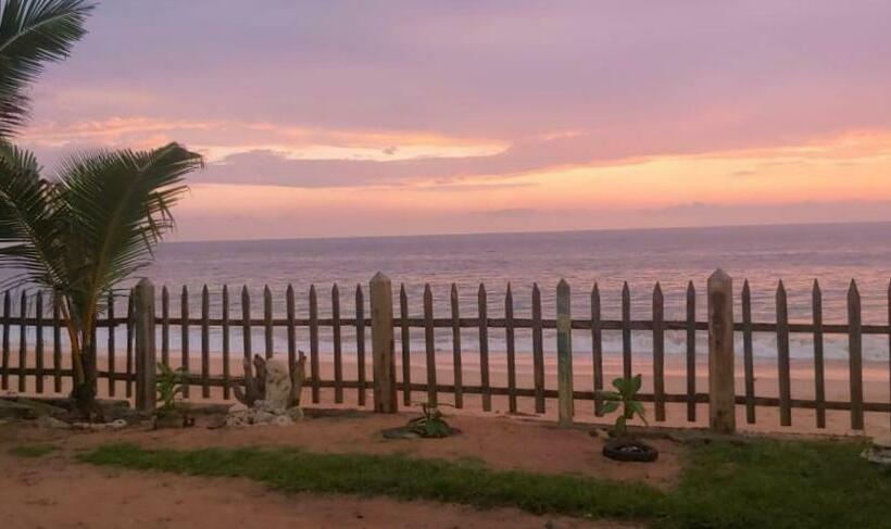 בית מלון כפרי The Madampa Sea Side Lodge