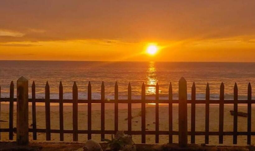 בית מלון כפרי The Madampa Sea Side Lodge