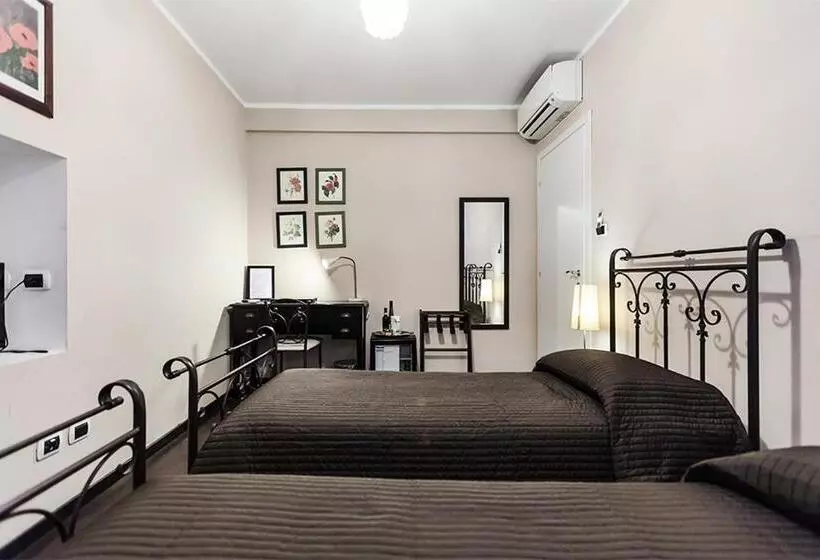 پانسیون Castaldi House