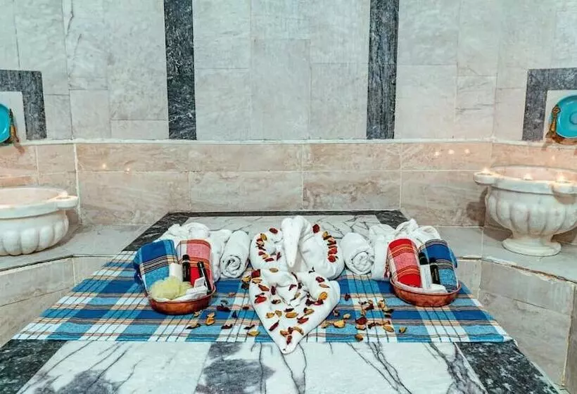 ベッドアンドブレックファースト Queen Thermal Resort Hotel & Spa