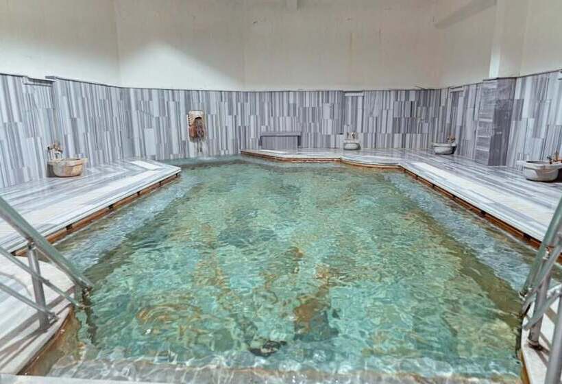 ベッドアンドブレックファースト Queen Thermal Resort Hotel & Spa