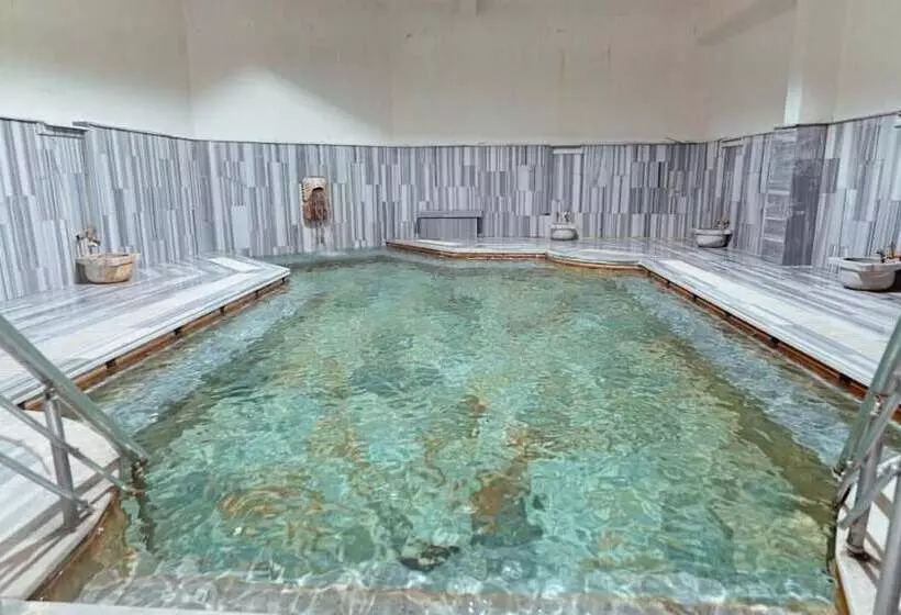 ベッドアンドブレックファースト Queen Thermal Resort Hotel & Spa