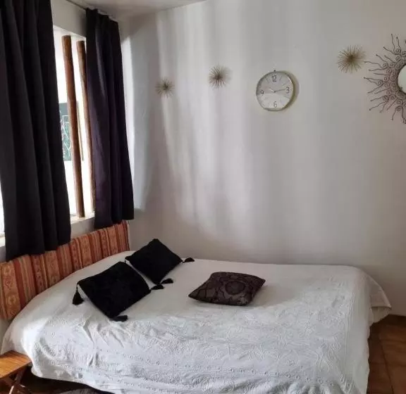 تختخواب و صبحانه Logement équipé