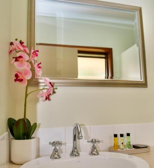 Green Gables Motel In Warburton