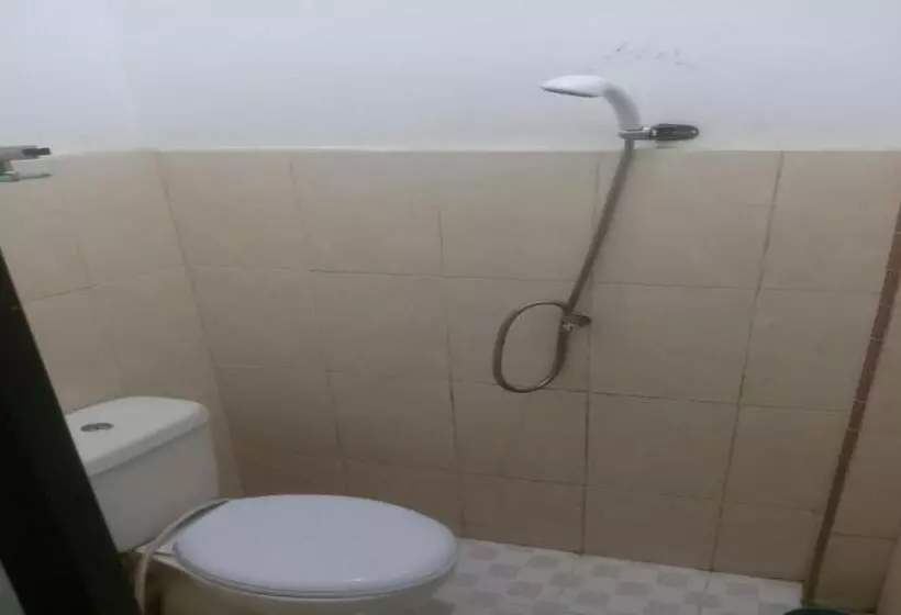 Hotelli Oyo 92503 Penginapan & Villa Sirait