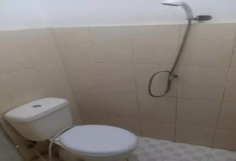 Hotelli Oyo 92503 Penginapan & Villa Sirait