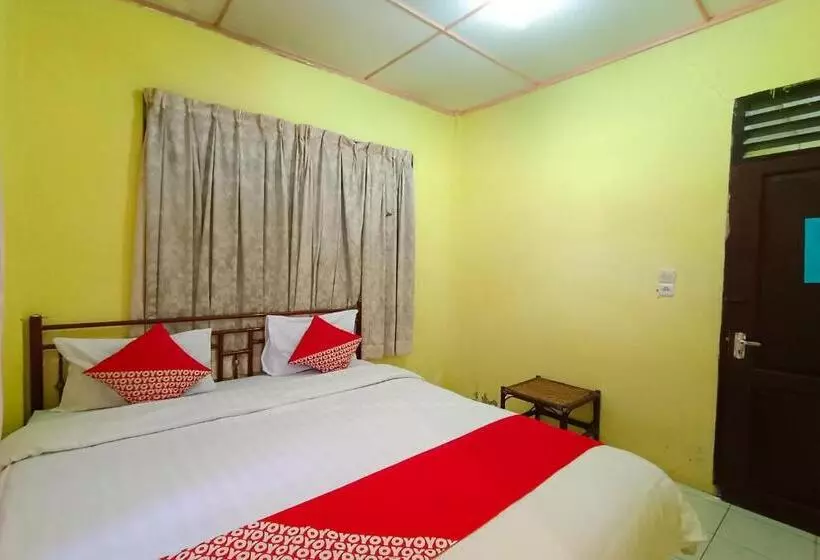 Hotelli Oyo 92503 Penginapan & Villa Sirait