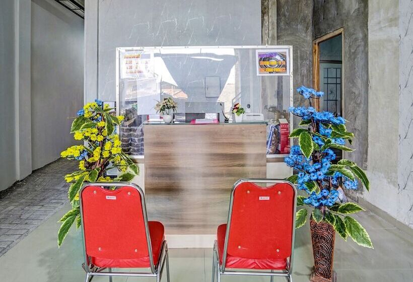 ホテル Super Capital O 92506 K1 Residence Gedangan