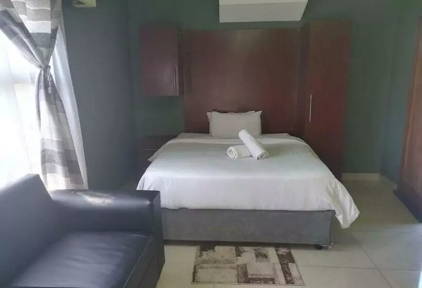 ペンション Wise Bird Guest House