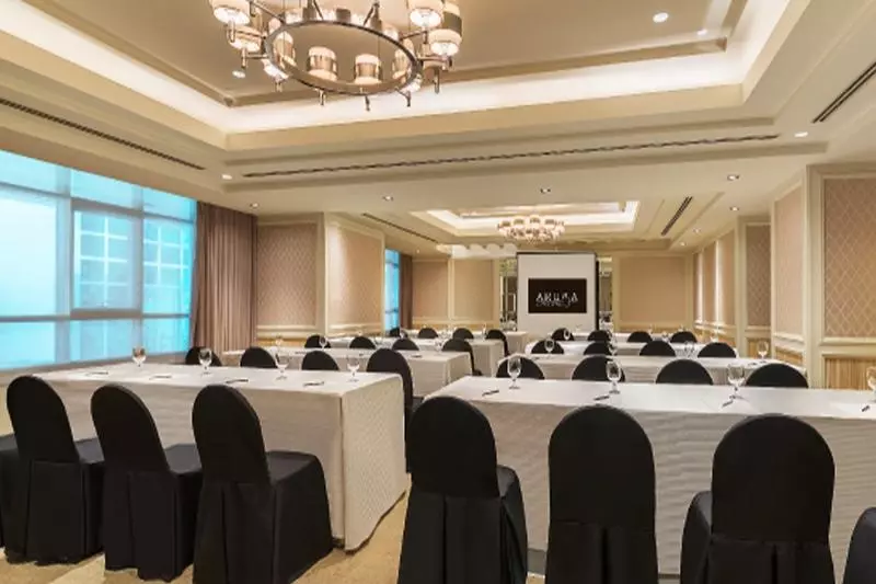 Aruga Apartments By Rockwell Makati