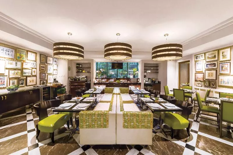 Aruga Apartments By Rockwell Makati