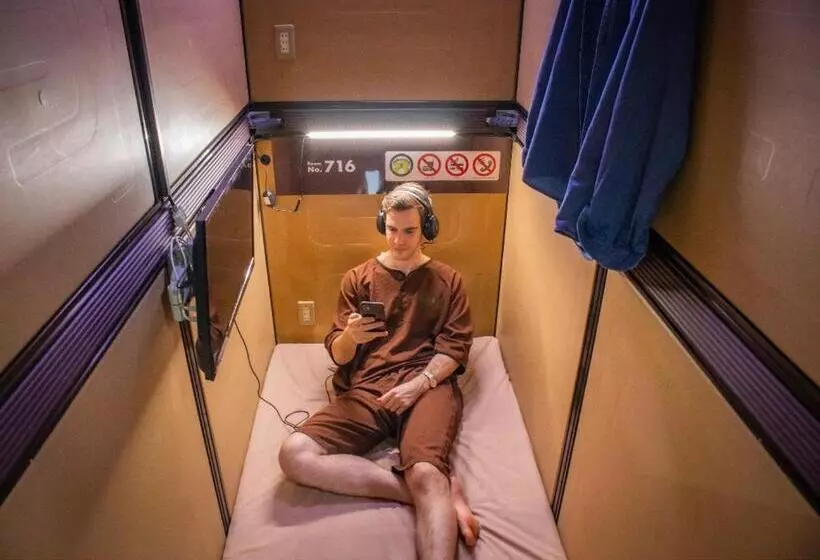 Hotel Càpsula Anshin Oyado Shinbashi Ekimaeten