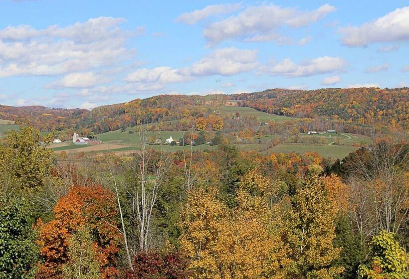 ホテル Crystal Springs Inn And Suites