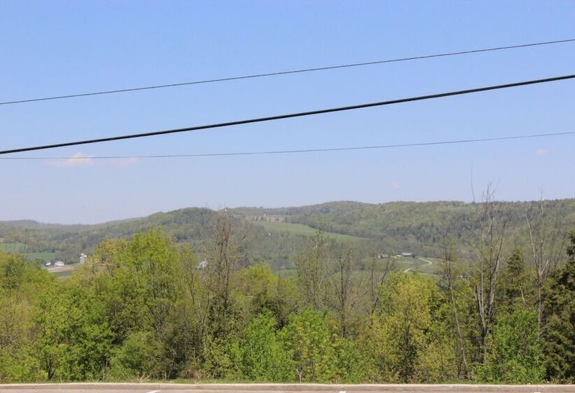 ホテル Crystal Springs Inn And Suites