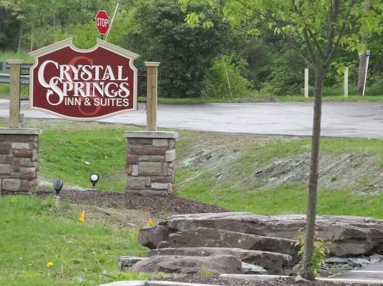 ホテル Crystal Springs Inn And Suites
