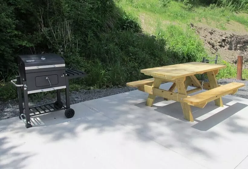 ホテル Crystal Springs Inn And Suites