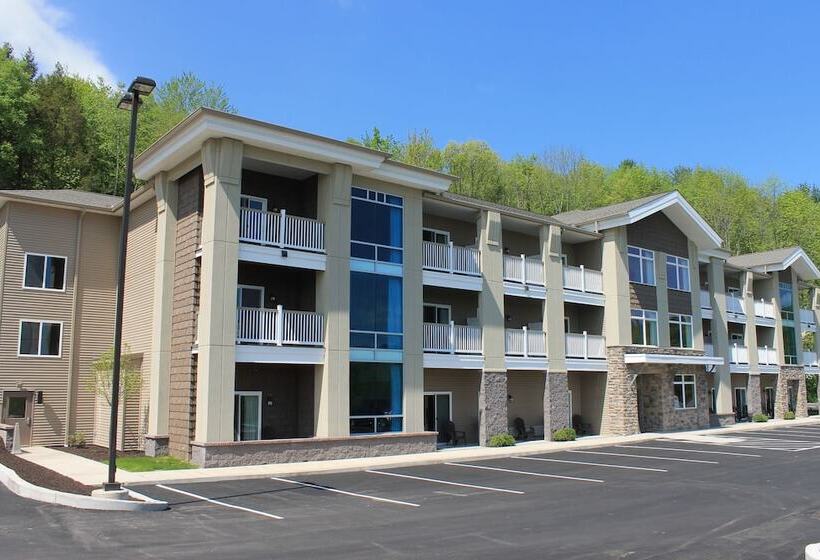 ホテル Crystal Springs Inn And Suites