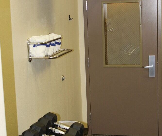 ホテル Crystal Springs Inn And Suites