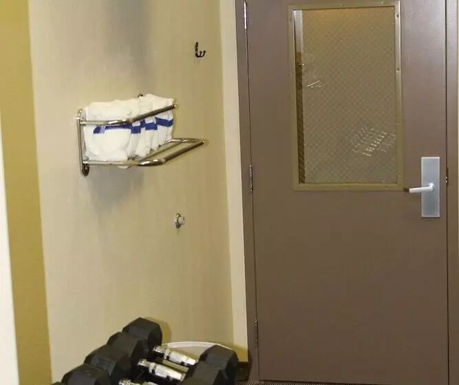 ホテル Crystal Springs Inn And Suites