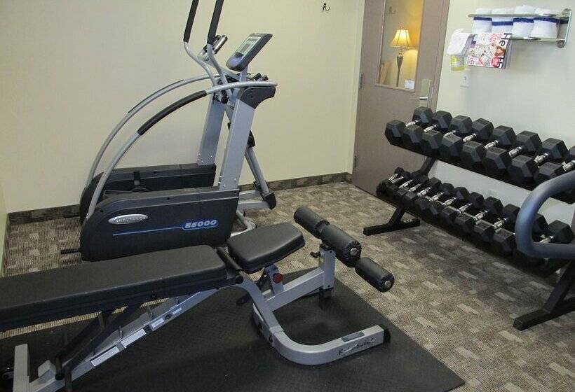 ホテル Crystal Springs Inn And Suites