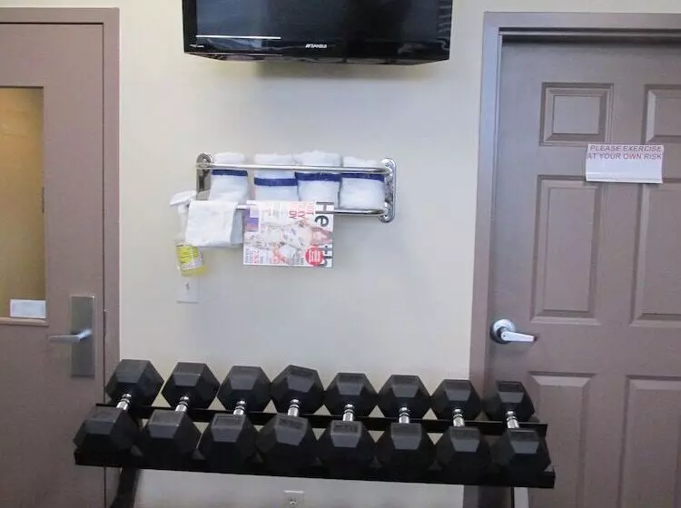 ホテル Crystal Springs Inn And Suites