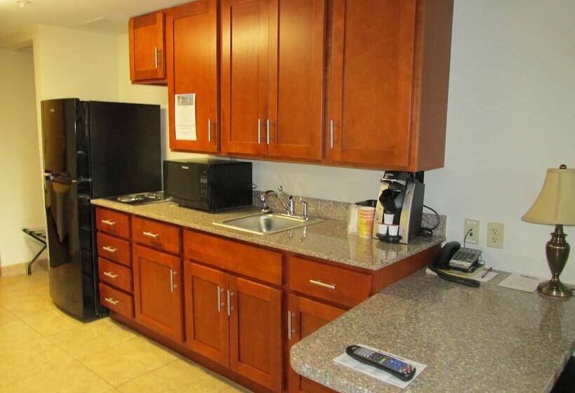 ホテル Crystal Springs Inn And Suites