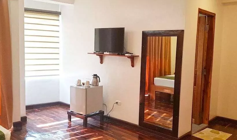 Hotel Divegurus Boracay Beach Resort