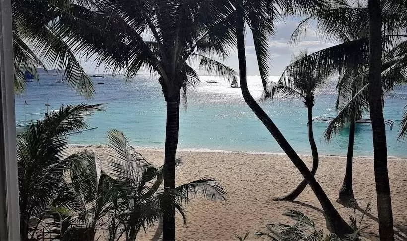 Hotel Divegurus Boracay Beach Resort