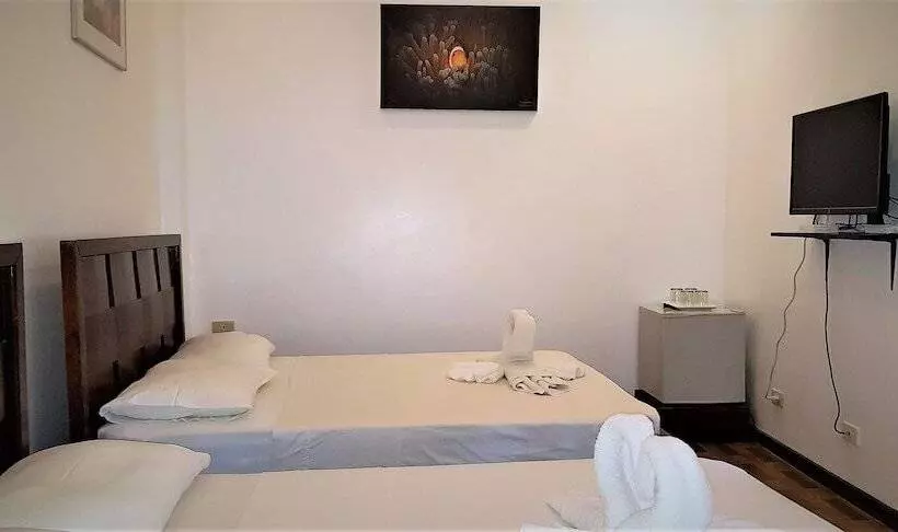 Hotel Divegurus Boracay Beach Resort