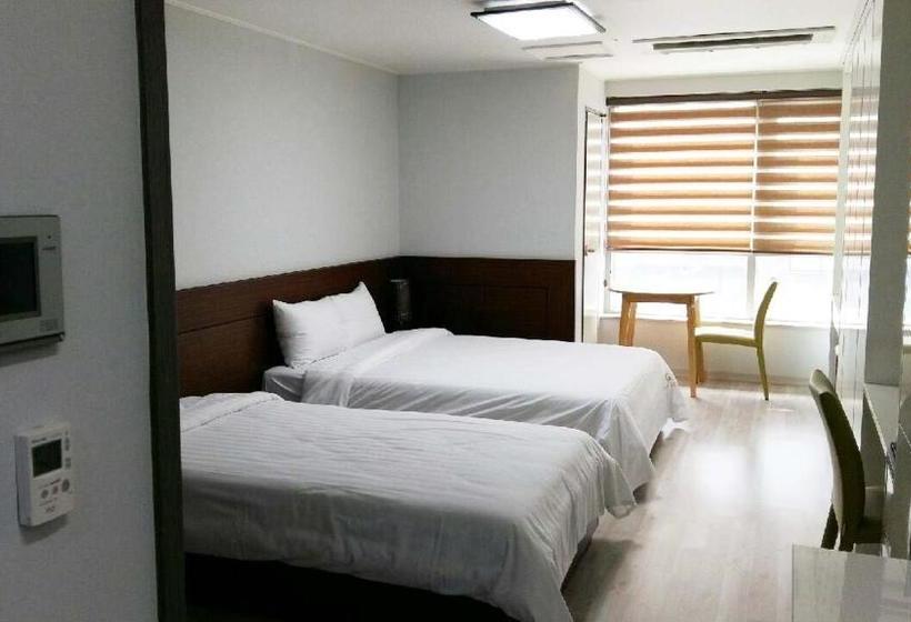 Отель Gaon Residence