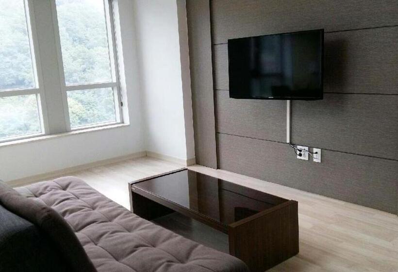 Отель Gaon Residence