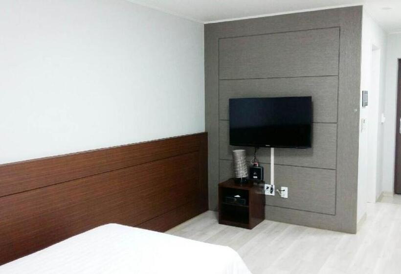 Отель Gaon Residence