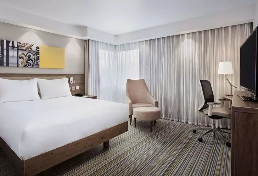 Отель Hampton By Hilton Oxford