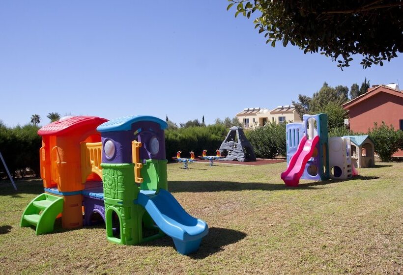 בית מלון כפרי Makronisos Village