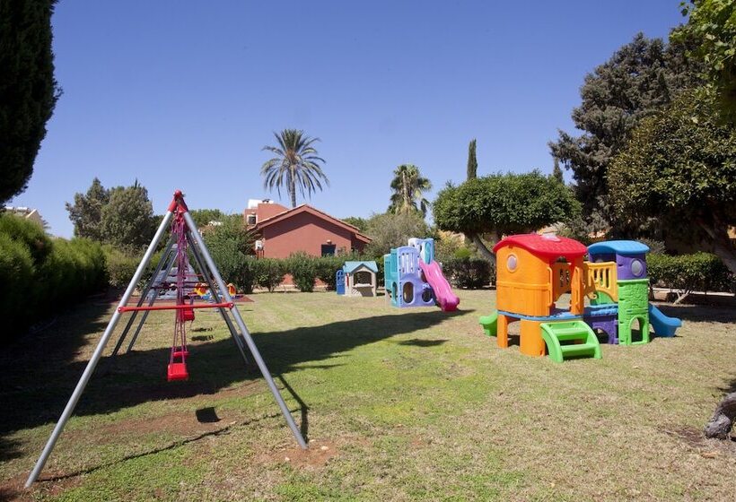 בית מלון כפרי Makronisos Village