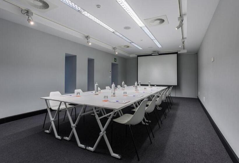 هتل Room Mate Valeria