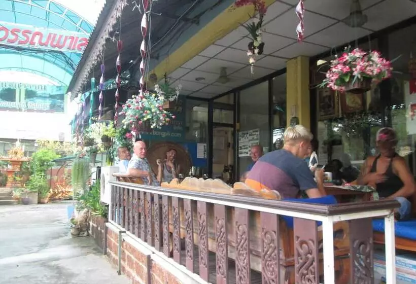 Hotel Sananwan Palace