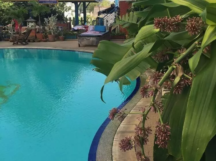 Hotel Sananwan Palace