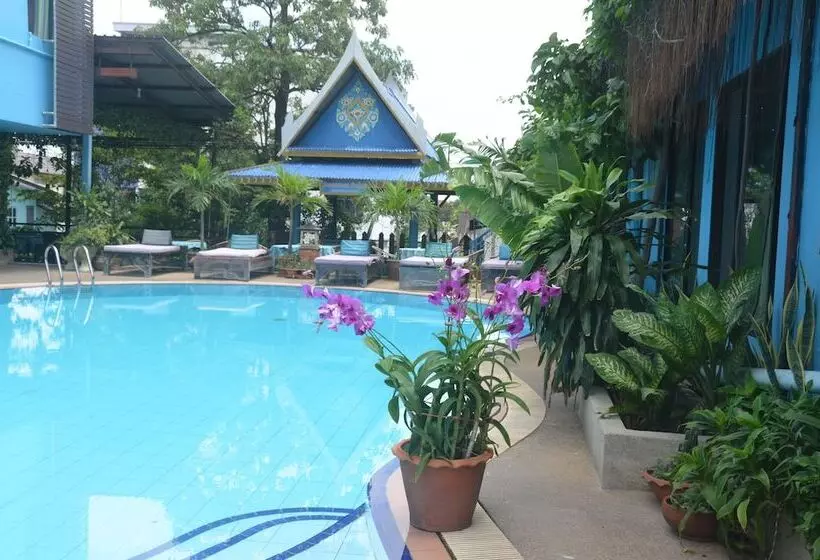 Hotel Sananwan Palace