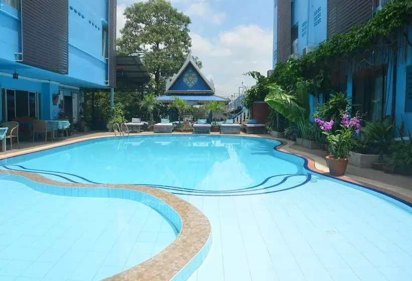 Hotel Sananwan Palace