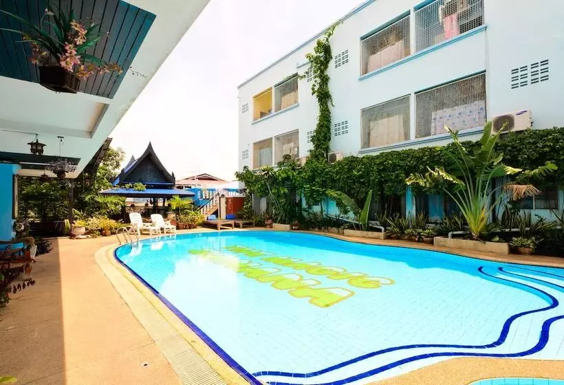 Hotel Sananwan Palace