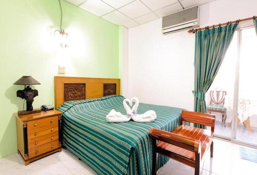 فندق Sananwan Palace