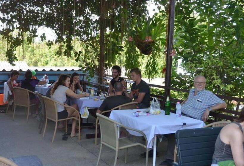 فندق Sananwan Palace