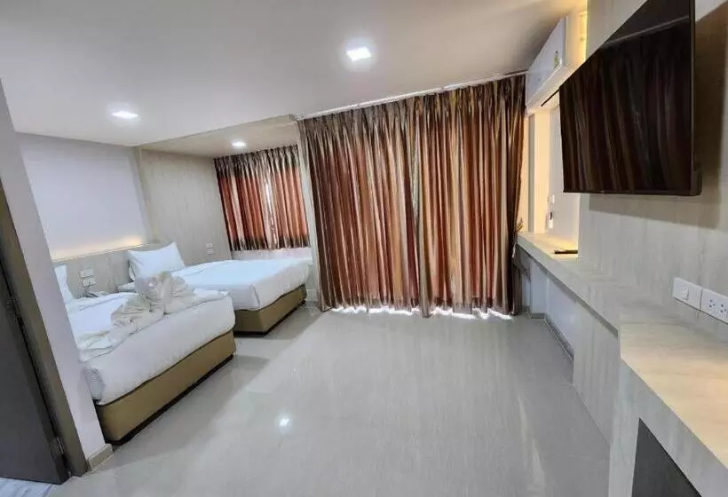 Hotel Sananwan Palace