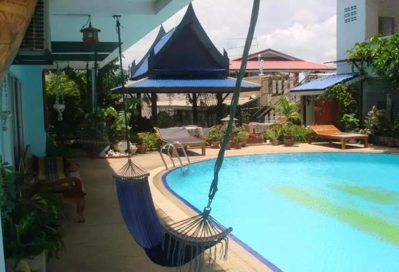 Hotel Sananwan Palace