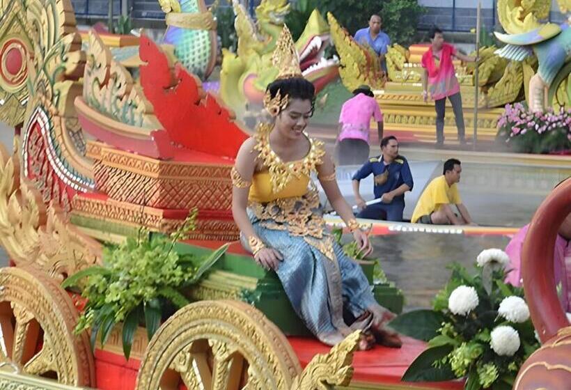 فندق Sananwan Palace