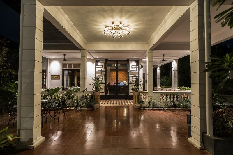 The Henry Hotel Manila