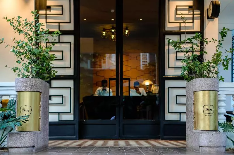 The Henry Hotel Manila